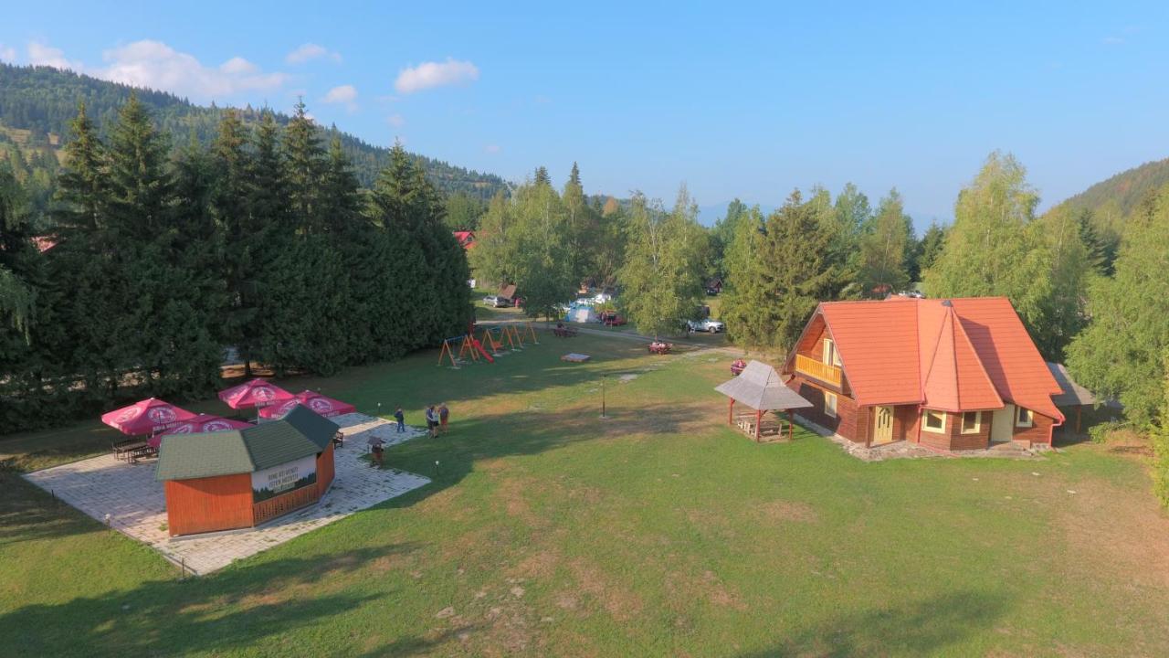 Pensiune Si Camping Patru - Gheorgheni Gyergyószentmiklós Kültér fotó